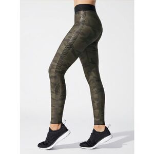 Ultracor Micro Camo Legging in Olive Patent Nero Stripe Size XS